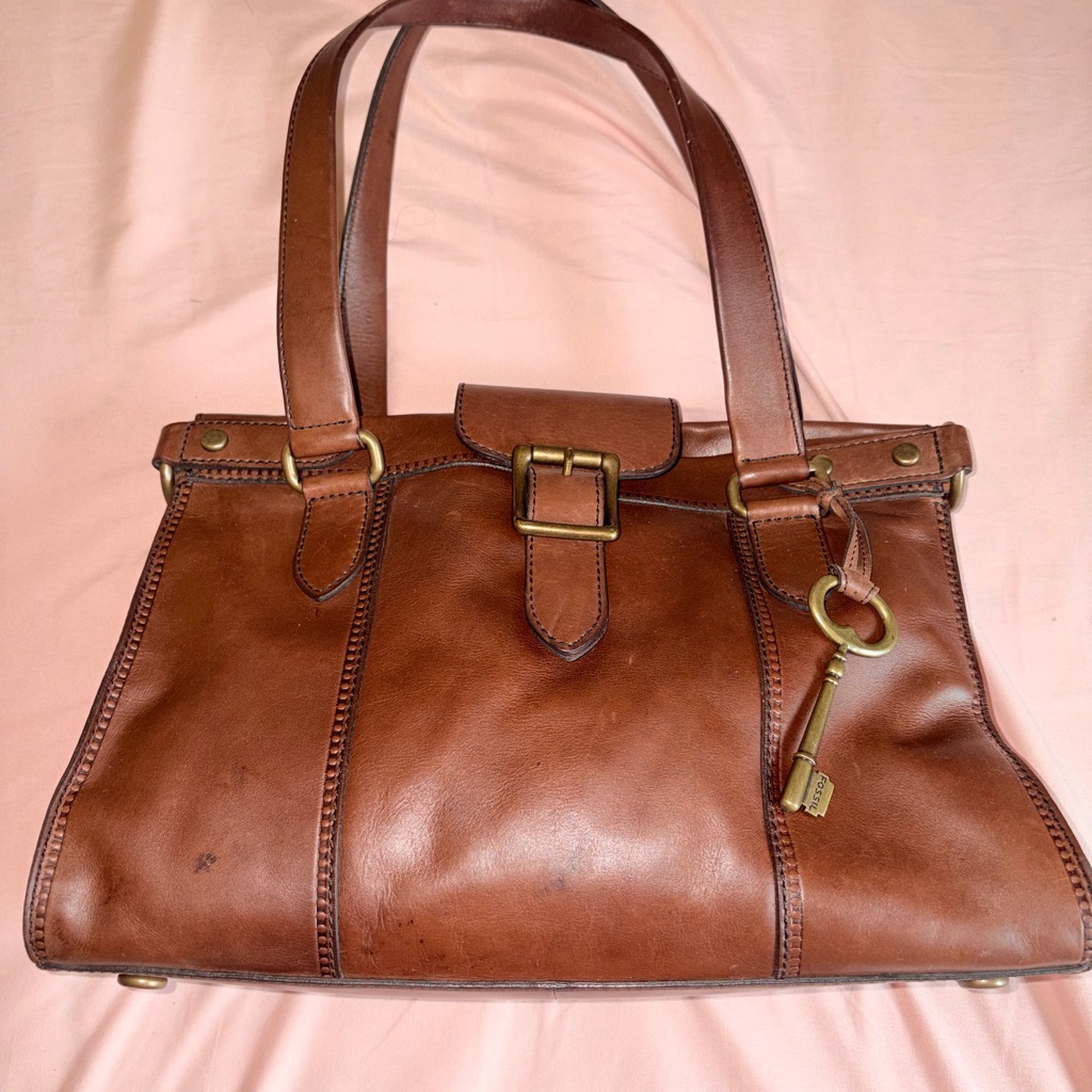 Fossil Brown Cowhide Leather Purse With Brass (Key Charm Included)